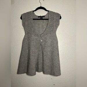 Willi Smith Grey Sleeveless Cardigan Vest M Button Grandmacore Preppy